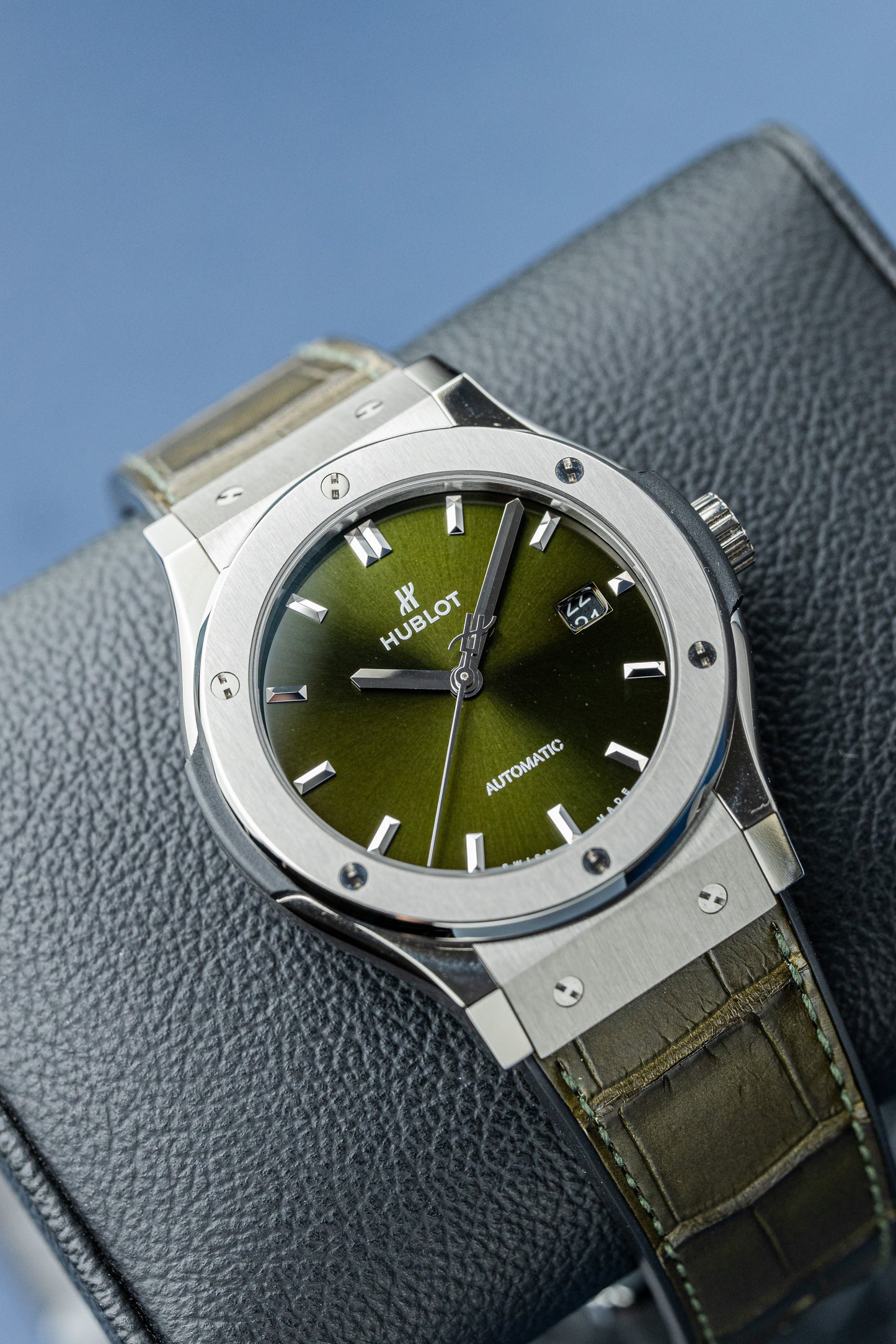 HUBLOT CLASSIC FUSION TITANIUM GREEN REF: 542.NX.8970.LR (2025)