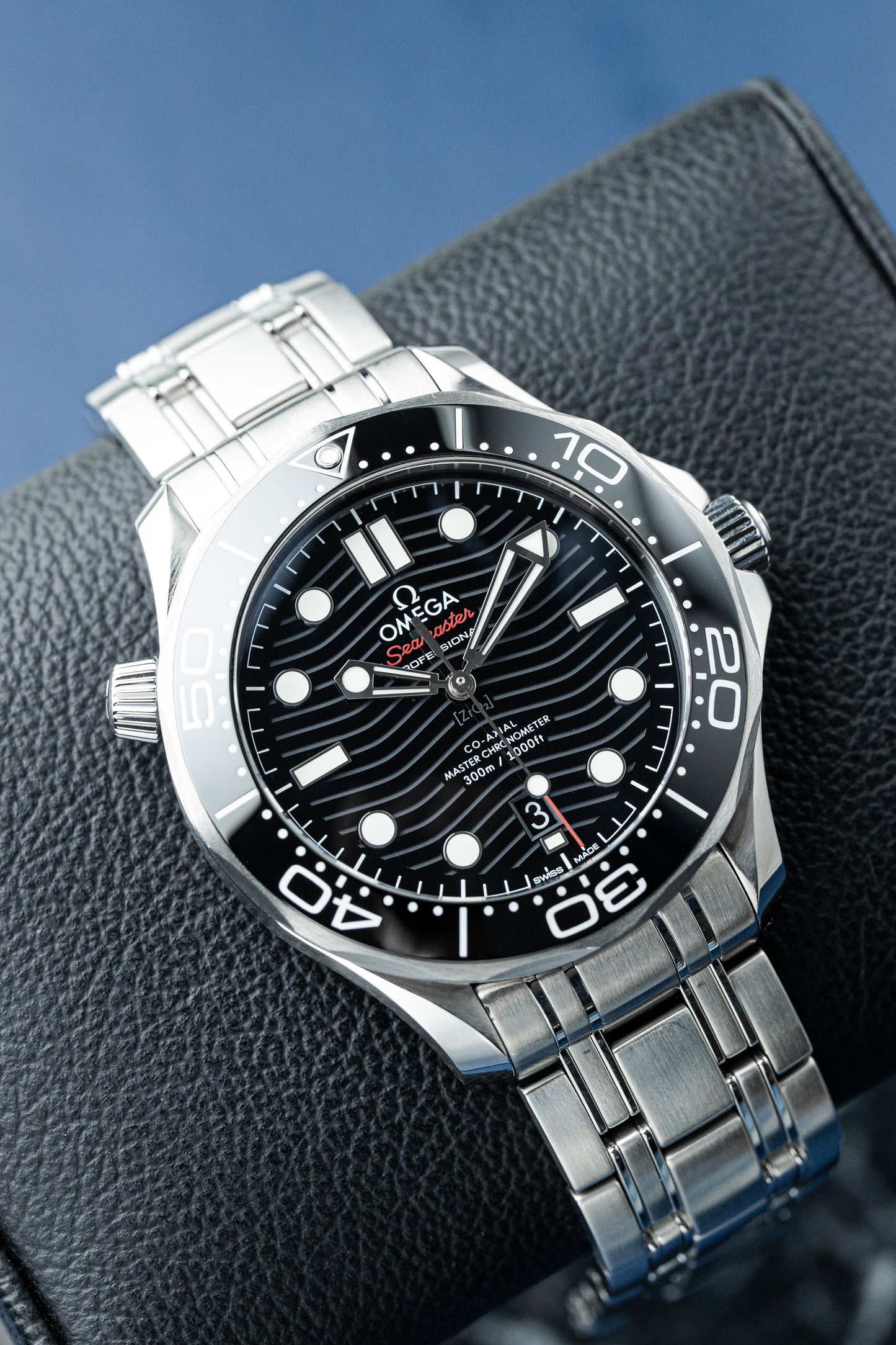 OMEGA SEAMASTER DIVER 300M BLACK DIAL REF: 210.30.42.20.01.001 (2024)