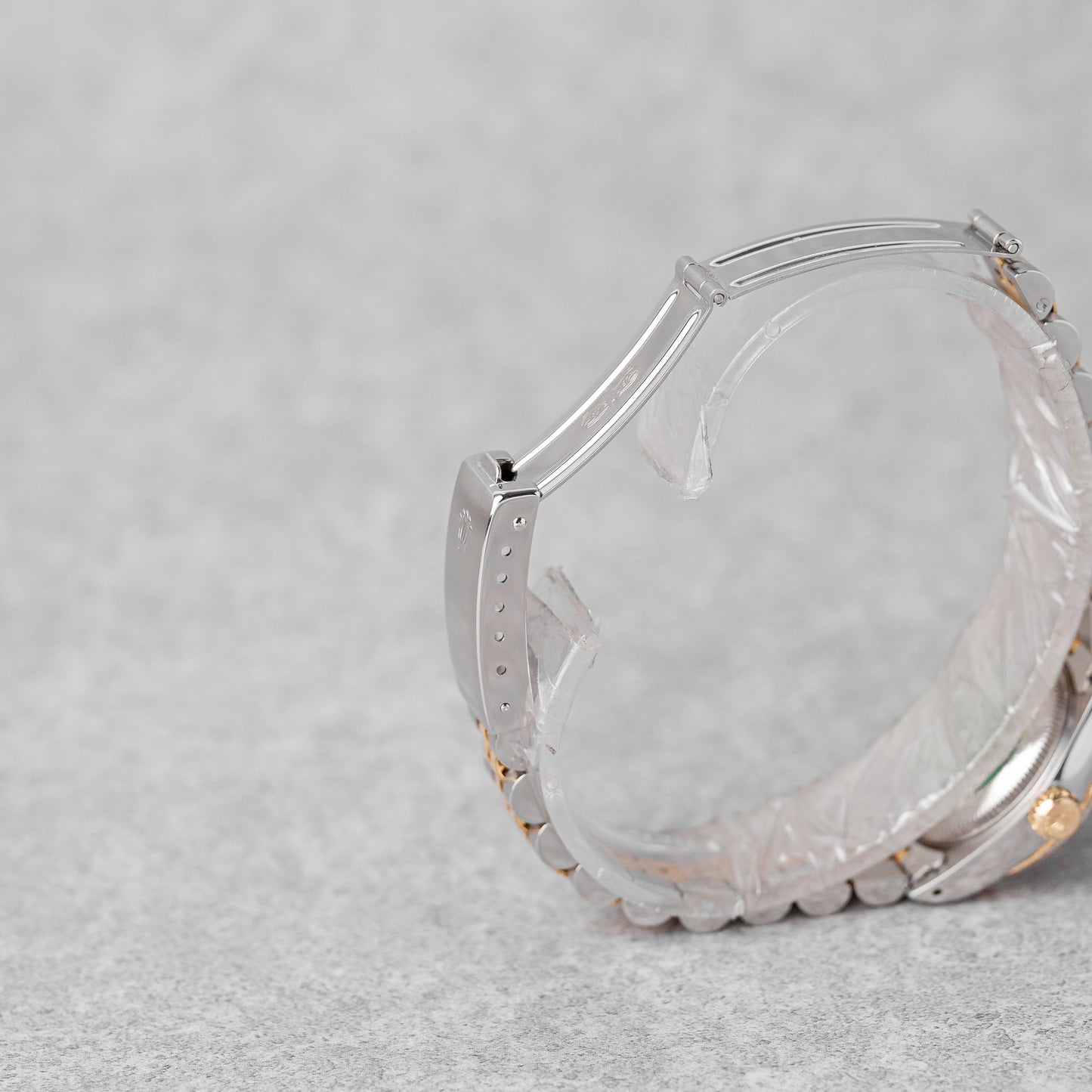 ROLEX LADY-DATEJUST 26 CHAMPAGNE DIAMOND DIAL REF: 69173 (1988)