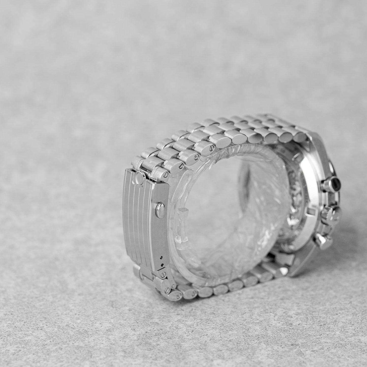 OMEGA SPEEDMASTER MOONWATCH SAPPHIRE REF: 310.30.42.50.01.002 (2022)