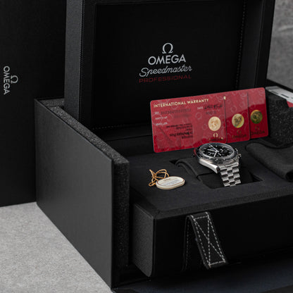 OMEGA SPEEDMASTER MOONWATCH SAPPHIRE REF: 310.30.42.50.01.002 (2022)
